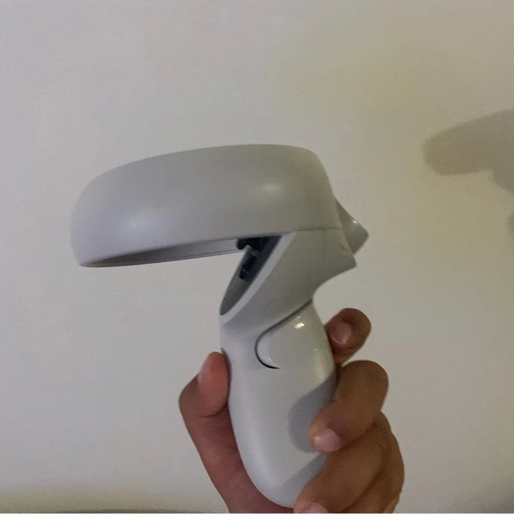 Virtual Reality Headset in Gray